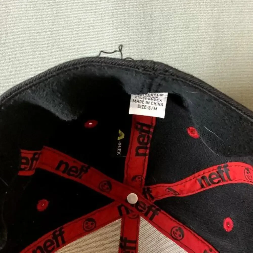 NEFF Black &‎ Red SnapBack Hat Wool Blend Size S/M
